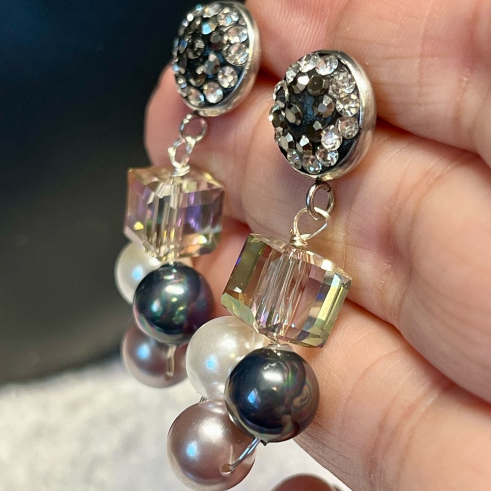 Tri color Sea shell pearl earrings-you need to see these